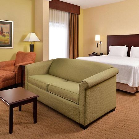 Hampton Inn Staunton Exterior photo