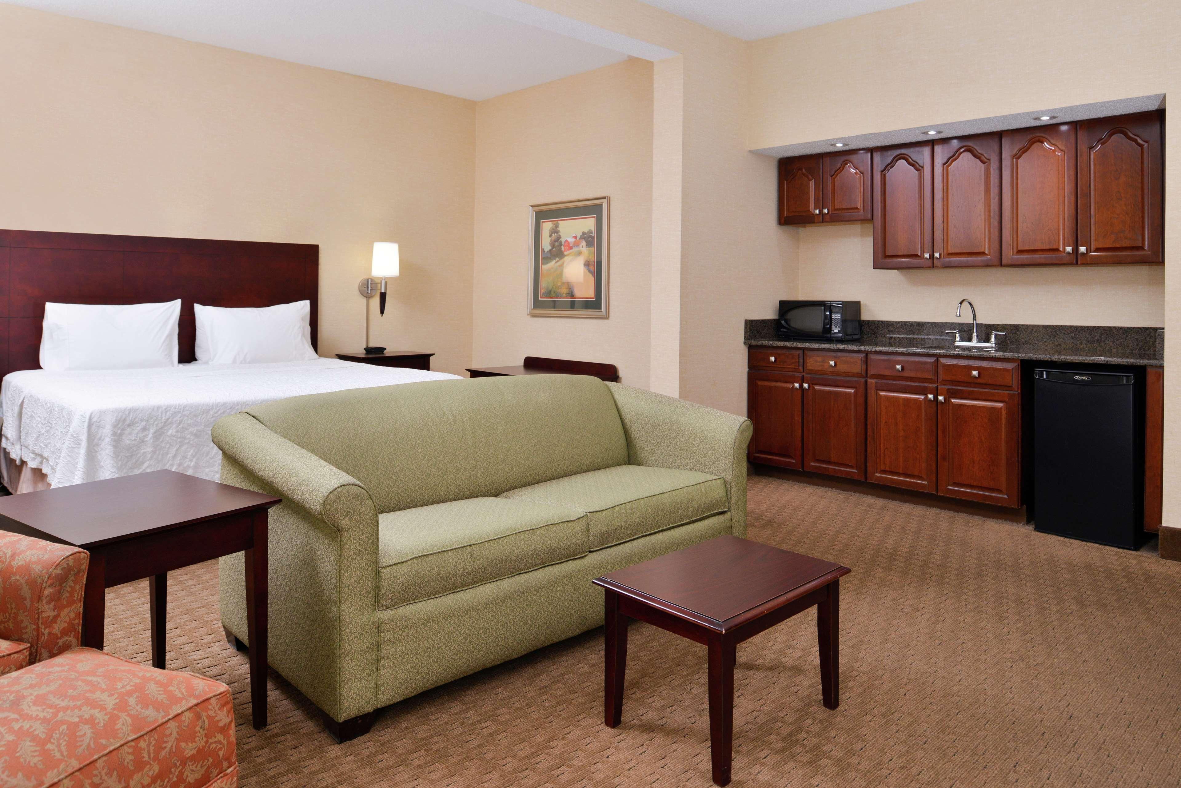 Hampton Inn Staunton Exterior photo