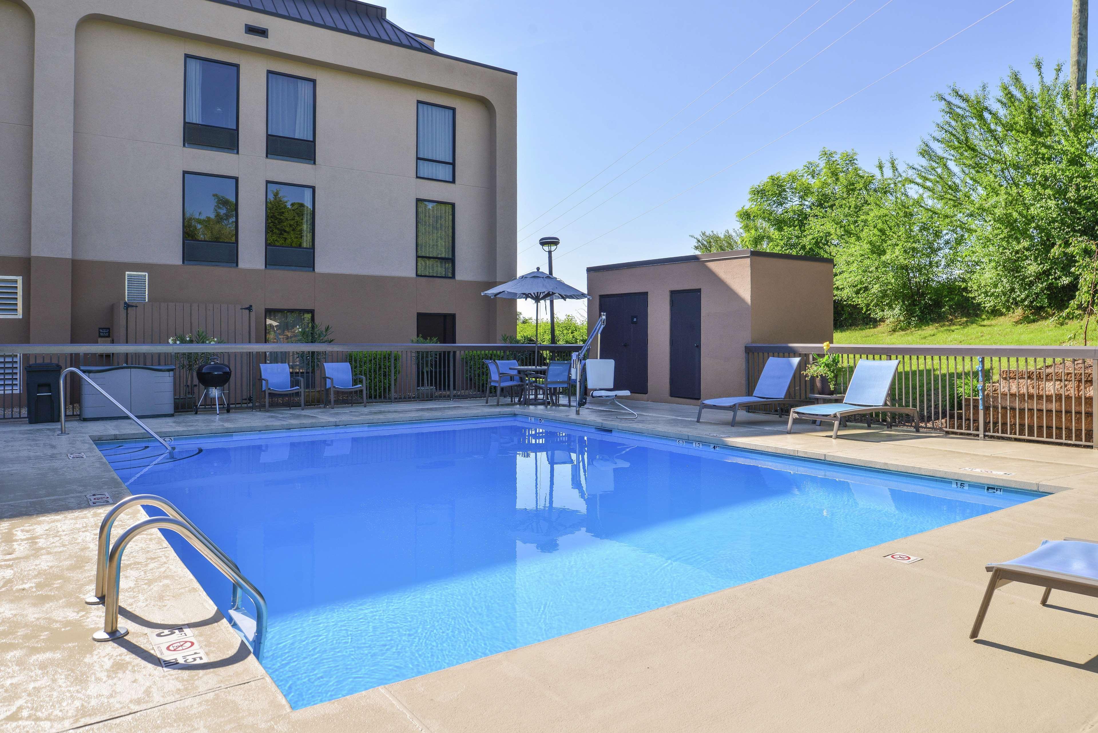 Hampton Inn Staunton Exterior photo