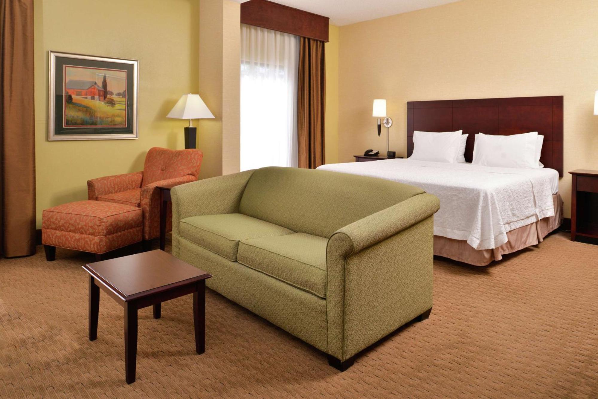 Hampton Inn Staunton Exterior photo