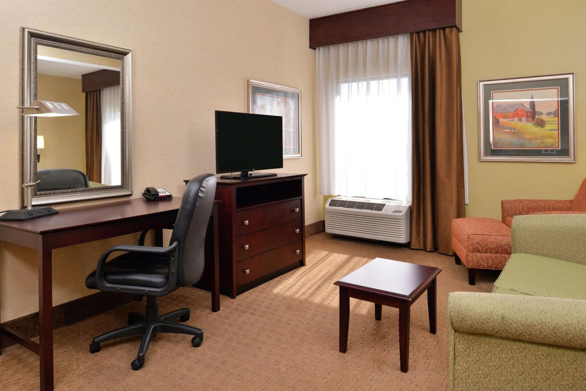 Hampton Inn Staunton Exterior photo
