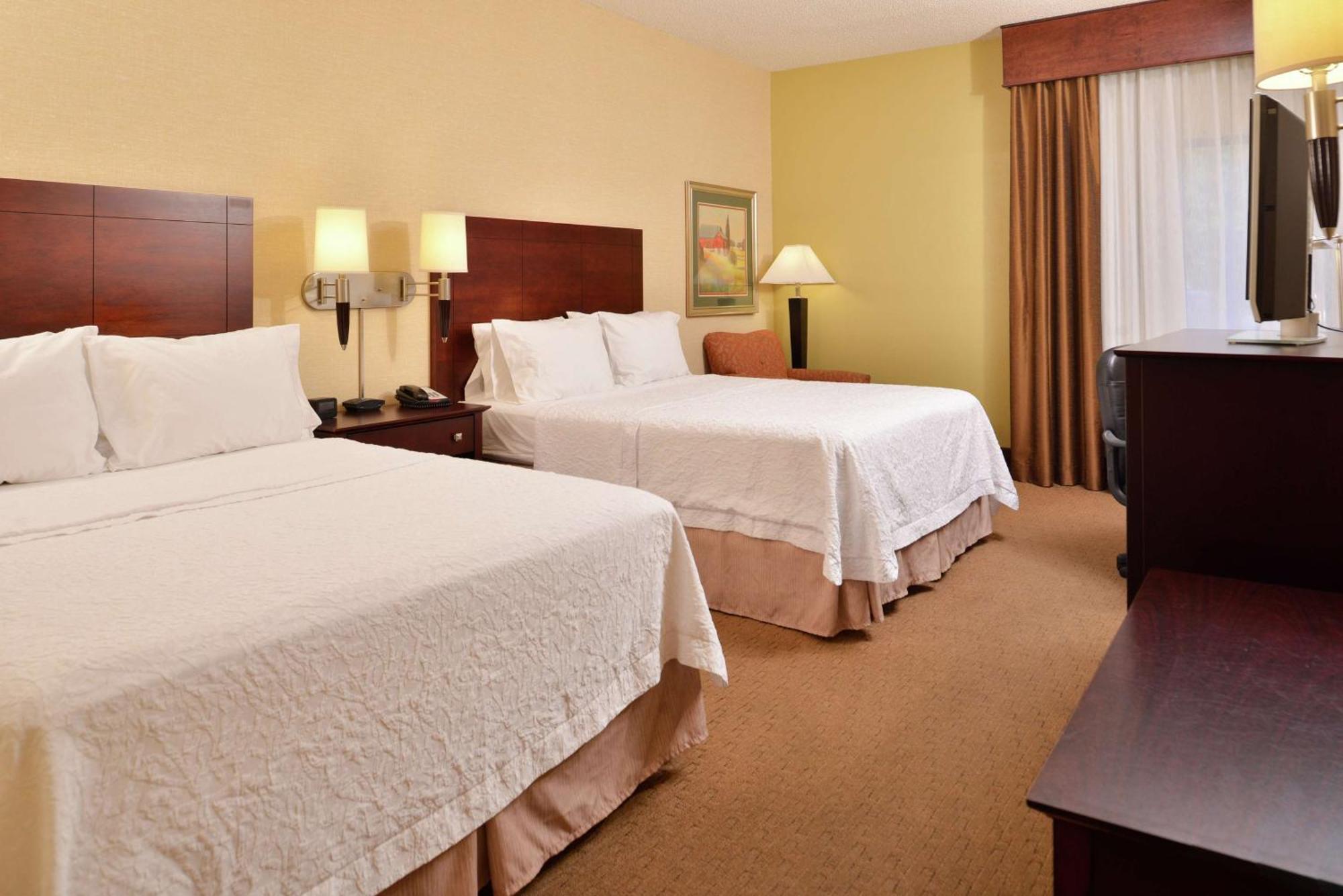 Hampton Inn Staunton Exterior photo
