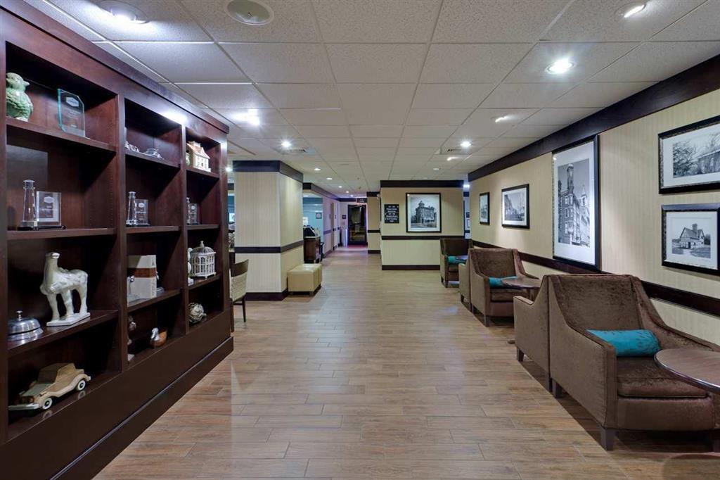 Hampton Inn Staunton Interior photo
